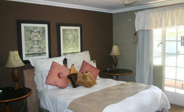 An Idyllic 2-Night Midlands Meander Getaway for 2 People - Image 10