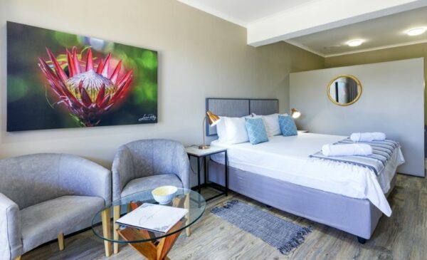 A Luxury Klein Karoo Getaway for 2 People - Image 5