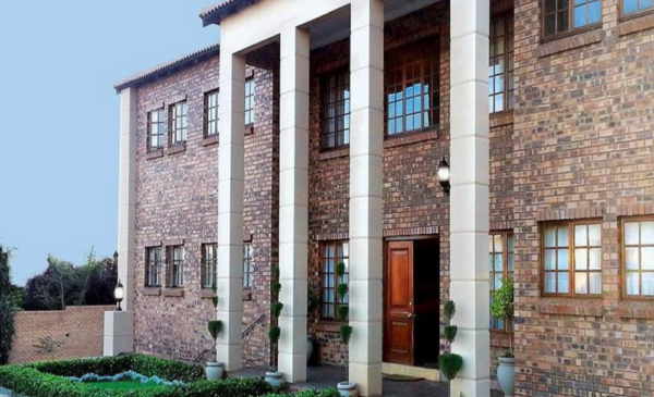 A Couple's Connect Stay and Spa Package in Middelburg - Image 2