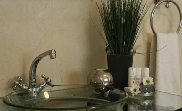 A Luxury Midweek Getaway in Hartbeespoort Including Breakfast - Image 9
