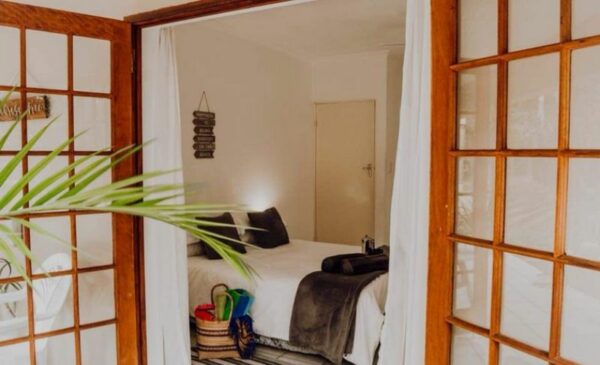 A Lush Self-Catering Getaway For Up To 6 People in Munster - Image 4