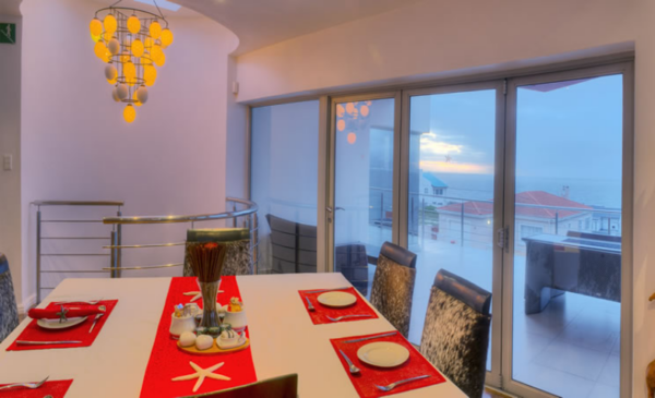2-night stay for 2 in the Bayview Room - Image 3