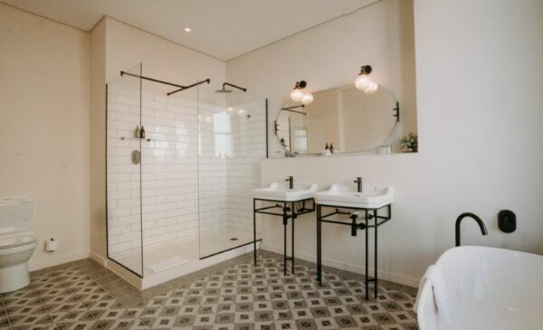 Get a sense of city life with this deal for a 3-night stay for 2 in the heart of Cape Town - Image 3