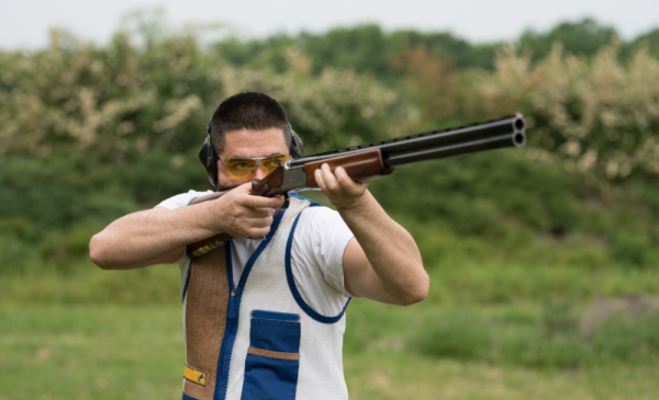 An Outdoor Clay Pigeon Shooting Experience For 1 in Parys