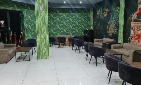 A Choice of Any 2 Bunny Chows and Cocktails in Umhlanga - Image 5