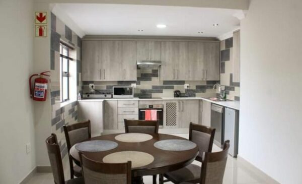 A Luxurious Coastal Getaway for 2 in Hermanus - Image 6