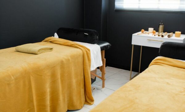 An Express Mani with Gelish Paint in Woodstock - Image 3