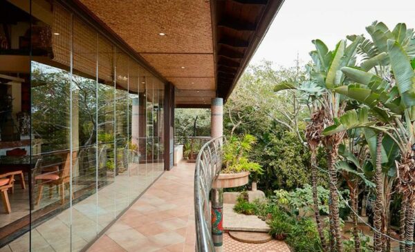 A Cultural Experience Getaway in a Zulu-Inspired Palace in Kloof - Image 5
