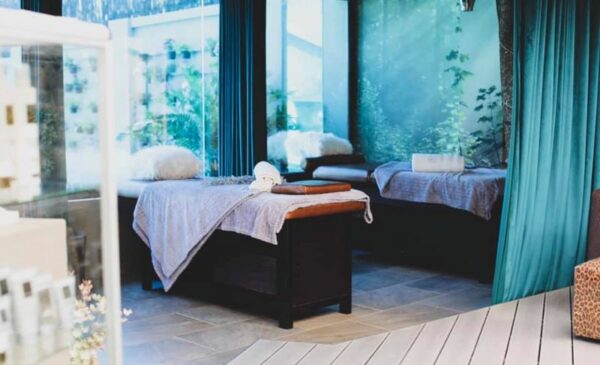 A Romantic Pamper Package in Faerie Glen - Image 4