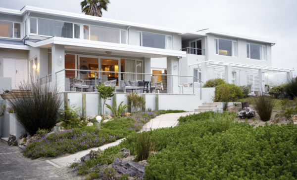 A 1-Night Luxury Stay Along the Knysna Waterfront