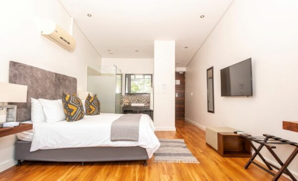 A Luxurious 2 Night City Break in the Heart of Sea Point - Image 2