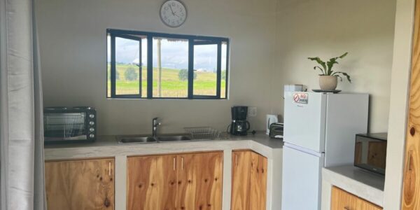 Retreat to the Midlands Meander with A Self-Catering Stay for 4 in a Luxury Chalet - Image 8