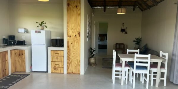 Retreat to the Midlands Meander with A Self-Catering Stay for 4 in a Luxury Chalet - Image 7