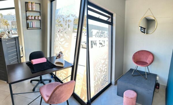 Be Hairless and Smooth in this Warmer Weather with a Half-Leg or Underarm Wax in Stellenbosch - Image 4