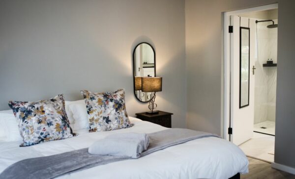 Experience the Beauty of Paarl with a 2-Night Vineyard Getaway - Image 3