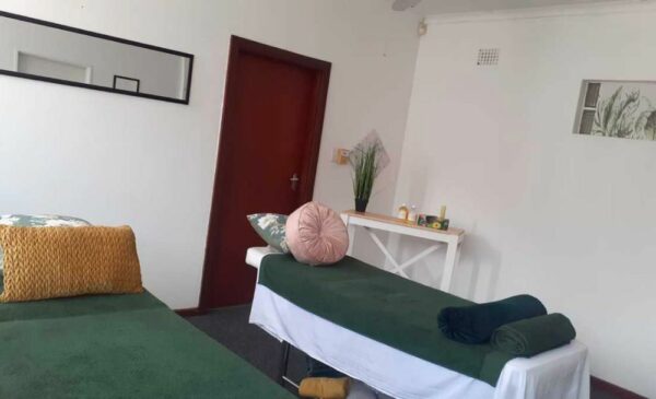 A 60-Minute Massage for 2 in Sea Point
