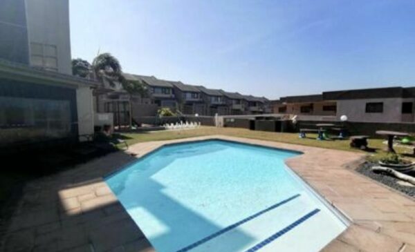 Enjoy Warm Weather and Sea Views with this 2-Night Family Stay in Margate - Image 10