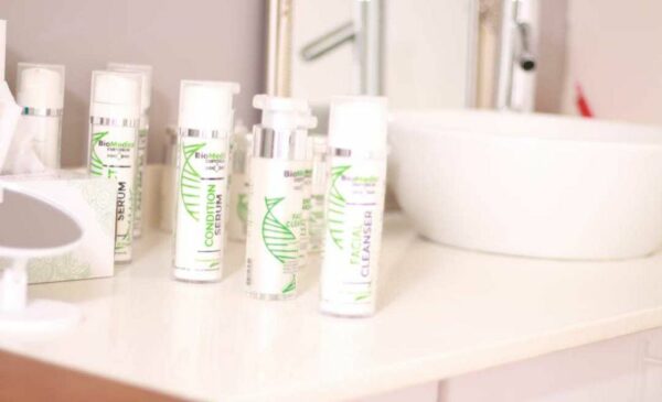 Soften and Hydrate Your Skin with a Dermaplaning Session and a Hydrojelly Mask in Randburg - Image 2