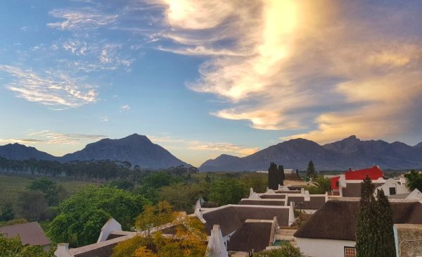 Escape to the Countryside with a Luxury Midweek Getaway for 2 People in Tulbagh - Image 3