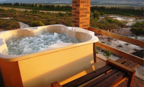 Unwind in Stunning Natural Surroundings with a Midweek Mountain Cottage Stay in Citrusdal - Image 4
