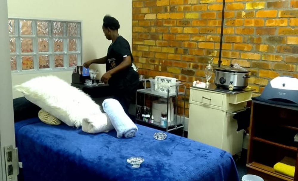 Experience Relaxation and Solitude with a Summer Special Massage on Bree Street - Image 2