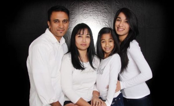 Make Memories with Your Loved Ones with a Photoshoot for up to 10 People - Image 4