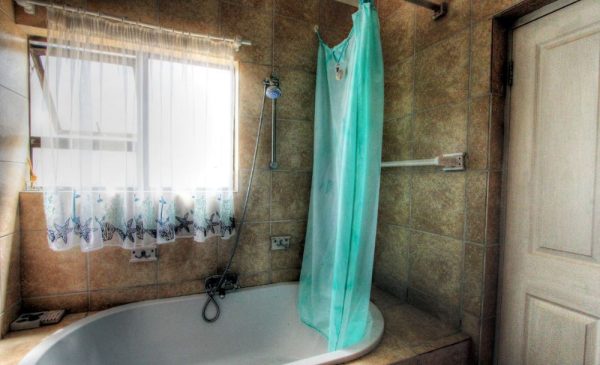 A 2-Night Self-Catering Stay for 5 People in a Beach House Near Agulhas National Park - Image 7