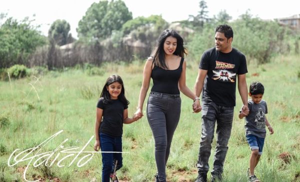 Create Beautiful Memories with an On-Location Photoshoot for Up to 5 People - Image 5