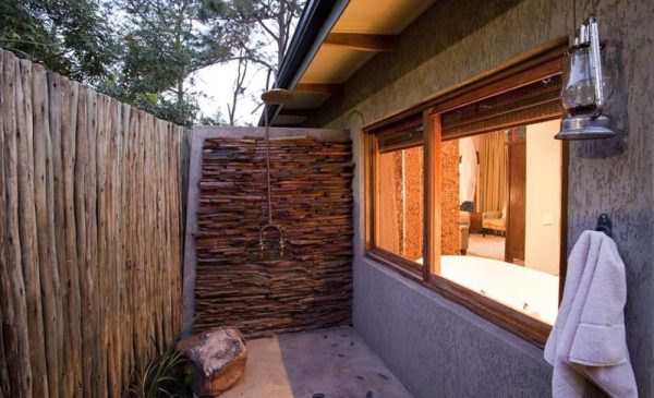 A Tranquil Romantic Getaway in a Self-Catering Chalet near Zinkwazi Beach - Image 6
