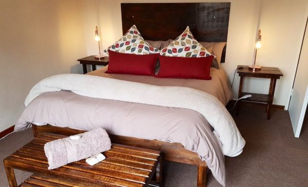 A 1-Night Stay at a Guest House in Tweeling