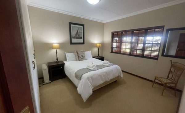 Have a Serene Midweek Getaway in Dullstroom with this 2-Night Self-Catering Stay for 4 People - Image 3