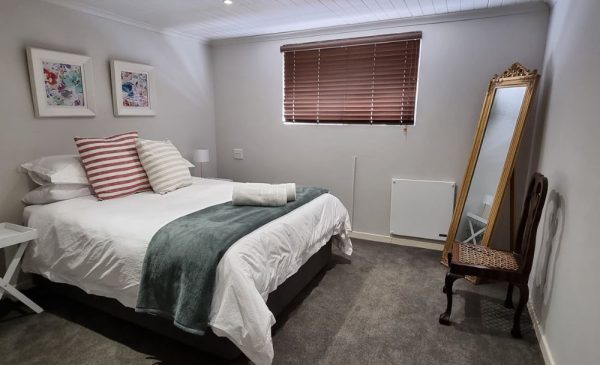 Experience the Best of Dullstroom with a Midweek Stay for up to 6 People - Image 4