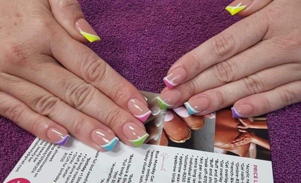 Show Off Bright, Glossy Nails this Summer with an Express Gel Nail Combo in Midrand - Image 3