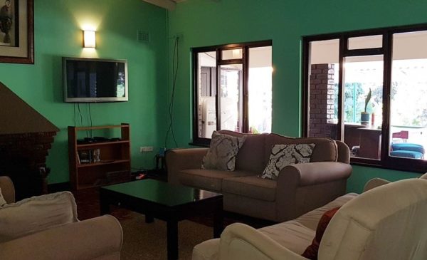 A Serene Stay for up to 12 People in a Farmstyle Guesthouse near Zinkwazi Beach - Image 8
