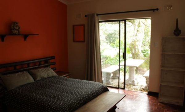 A Serene Stay for up to 12 People in a Farmstyle Guesthouse near Zinkwazi Beach - Image 4