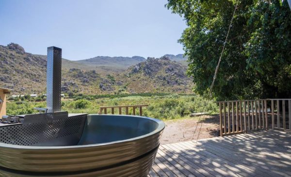 1-night midweek glamping experience in Citrusdal - Image 8