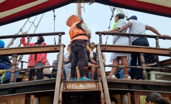 1-Hour Daytime Pirate Ship Cruise For a Family of 4 - Image 3