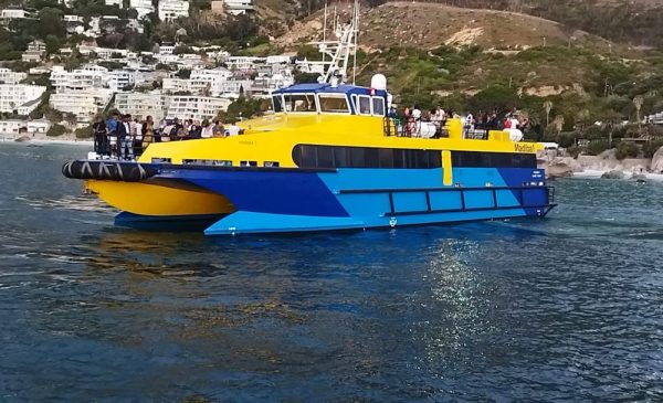 A 1-Hour Day Boat Cruise for a Family of 4