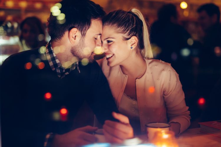 15 Happy Anniversary Wishes for Couples