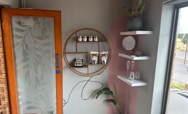 Lash and nail combo for 1 in Brackenfell - Image 3