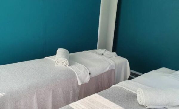 A Couples Pamper Package in Gardens - Image 3