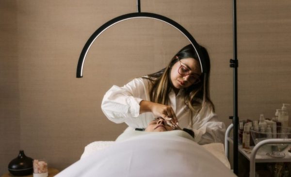 45-minute reflexology massage in Sandown - Image 3