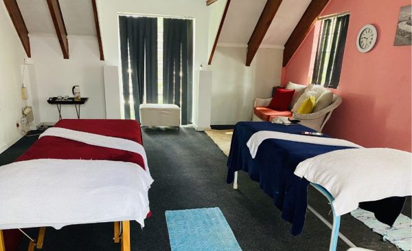 A 90-Minute Couple's Pamper Package - Image 3
