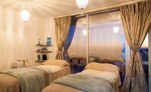 Relax and unwind with this 60-minute back massage and scrub in Bloubergstrand - Image 4