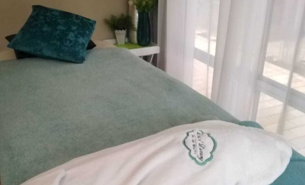 Relax Alongside a Loved One with a Luxury Pamper Package - Image 2