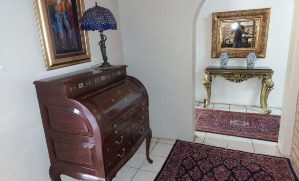 Enjoy the Small Town Charm of Parys with 1-Night Stay - Image 7