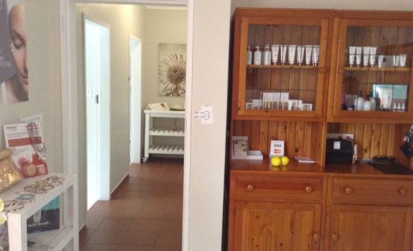 Treat Yourself and a Loved One to a Deluxe Pamper Package for 2 in Fourways - Image 4
