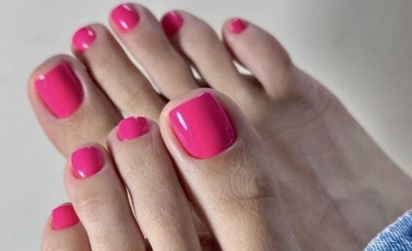 Show Off Pretty Nails with Gel Hands and Feet - Image 3