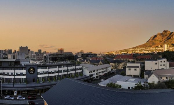 1-night stay for 2 in Kloof Street - Image 3
