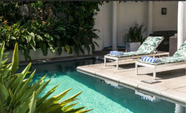 Book a 1-night stay for 2 in the heart of Cape Town - Image 5